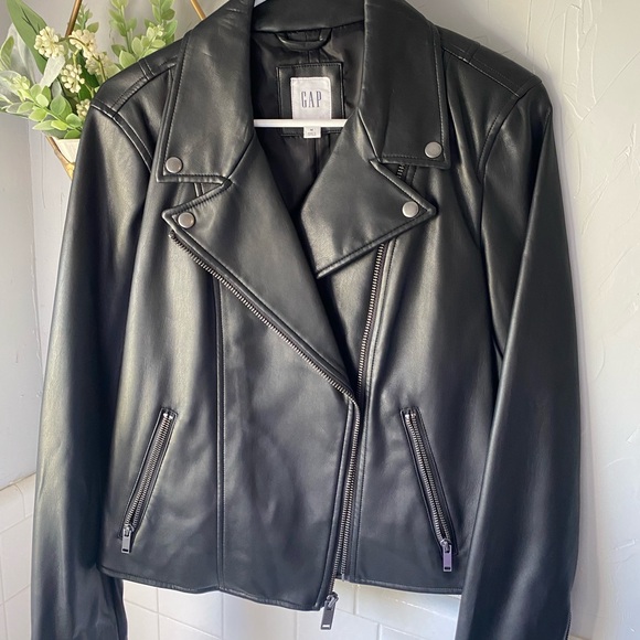 GAP Jackets & Blazers - GAP Women's Classic began Leather Moto Jacket